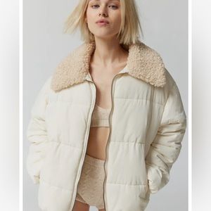 URBAN OUTFITTERS DUCKIE PUFFER